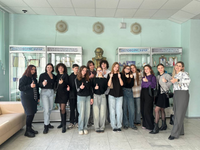 ЗАРЯДИЛИСЬ ИННОВАЦИЯМИ: ТЕХНОПАРК В ГОСТЯХ У ЛГПУ